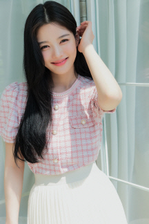 배우 김유정 데이지 화보 이미지. 쉬인 제공